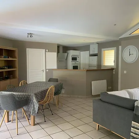 Villa Avec Piscine, Animaux Acceptés - 6 Pers. - Fr-1-878-48
